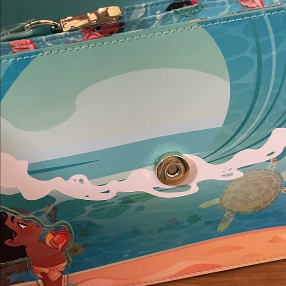 Loungefly Moana Beach Scene Bag in Teal and Coral - Hard tag & Glow in the Dark - Picture 8 of 10
